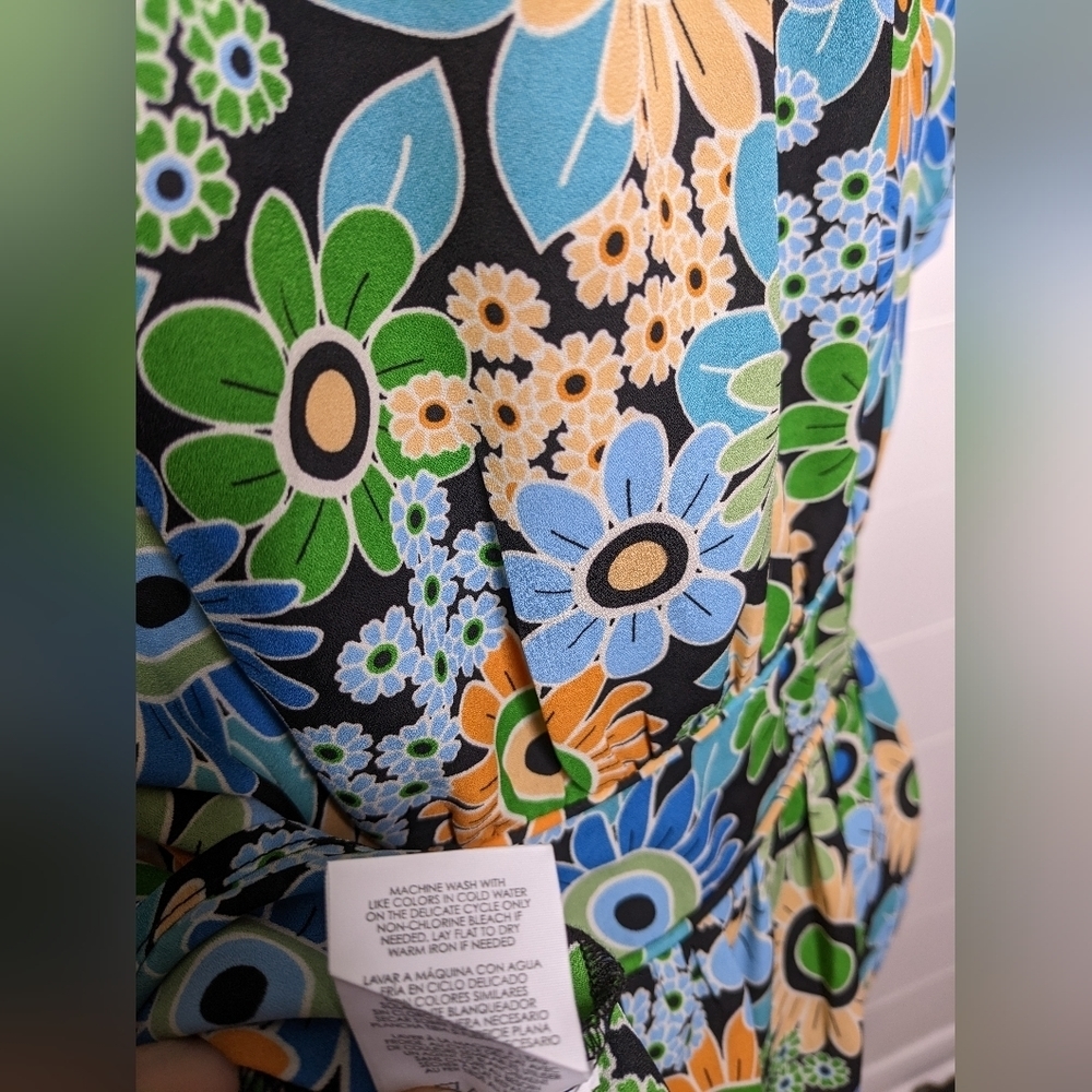 CABI Happy floral top size M - Picture 9 of 14
